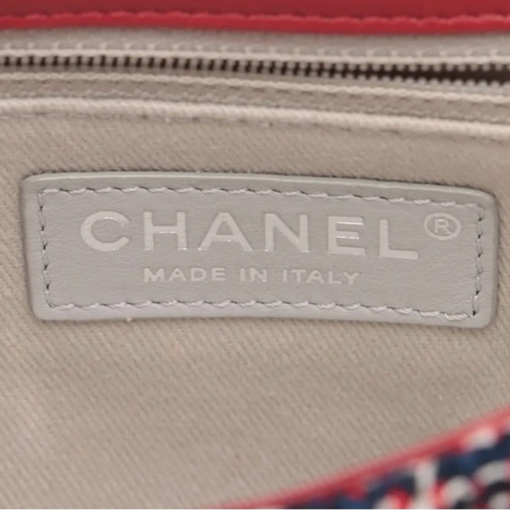 β¨ποΈ Chanel Tweed Quilted Mini Flap Bag - Picture 7 of 7